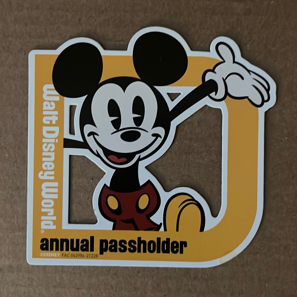 Mickey Mouse Passholder Magnet